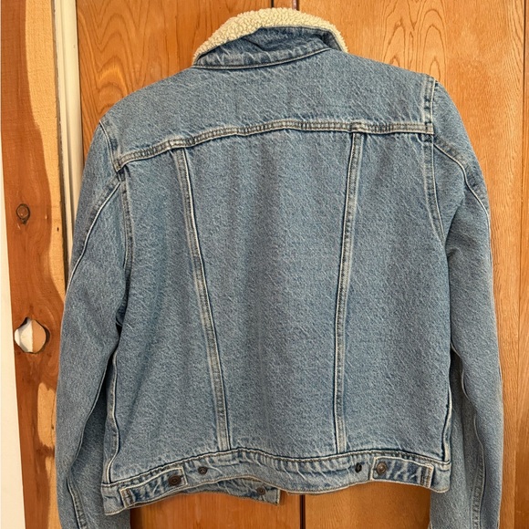 Levi's Women's Original Sherpa Trucker Jacket - Picture 4 of 7